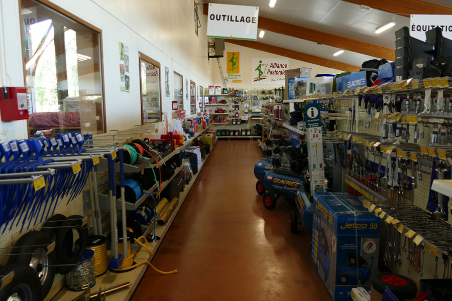 Confolens (Lessac) - Magasins et Relais - Alliance Elevage